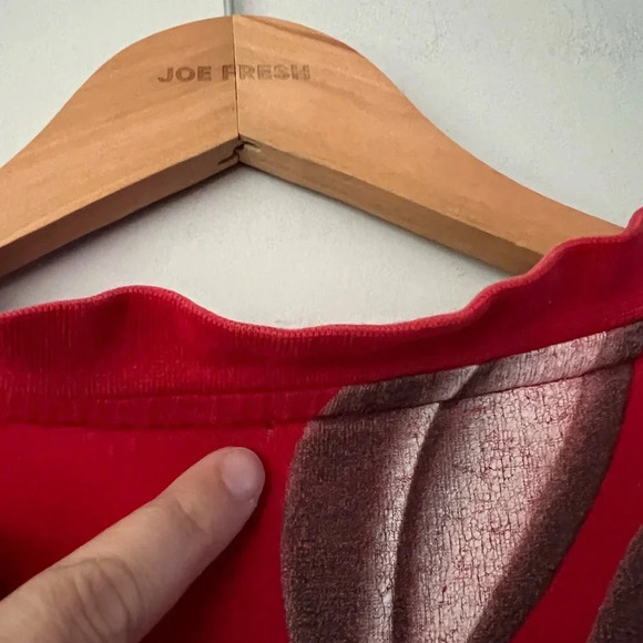 Lot 29 Looney Tunes Bugs Bunny Daffy Duck Wile E. Coyote AOP Red T-Shirt XXL - Picture 8 of 8